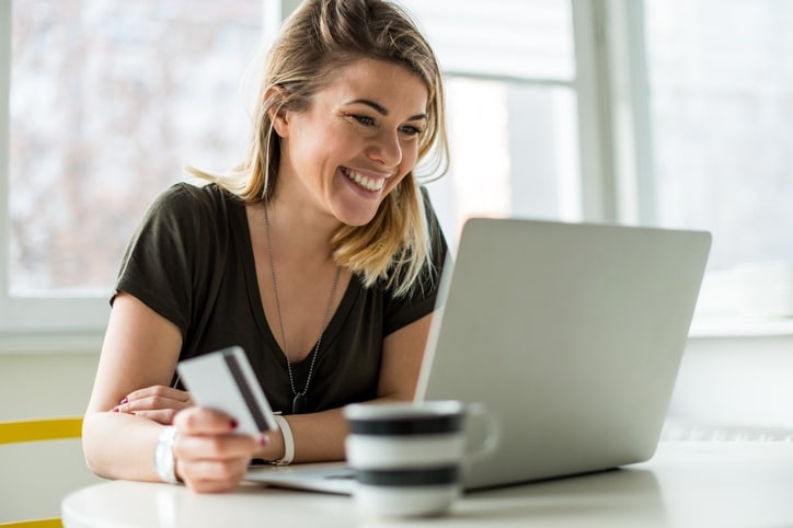 Should Pennsylvania consumers apply for credit cards that don’t require credit scores? It really depends on their situation, finances, and credit score.